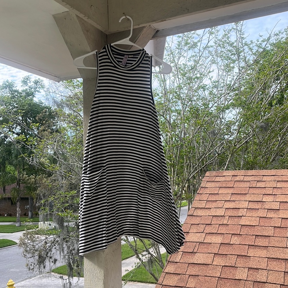 Extra small black/white ‘Alya’ dress